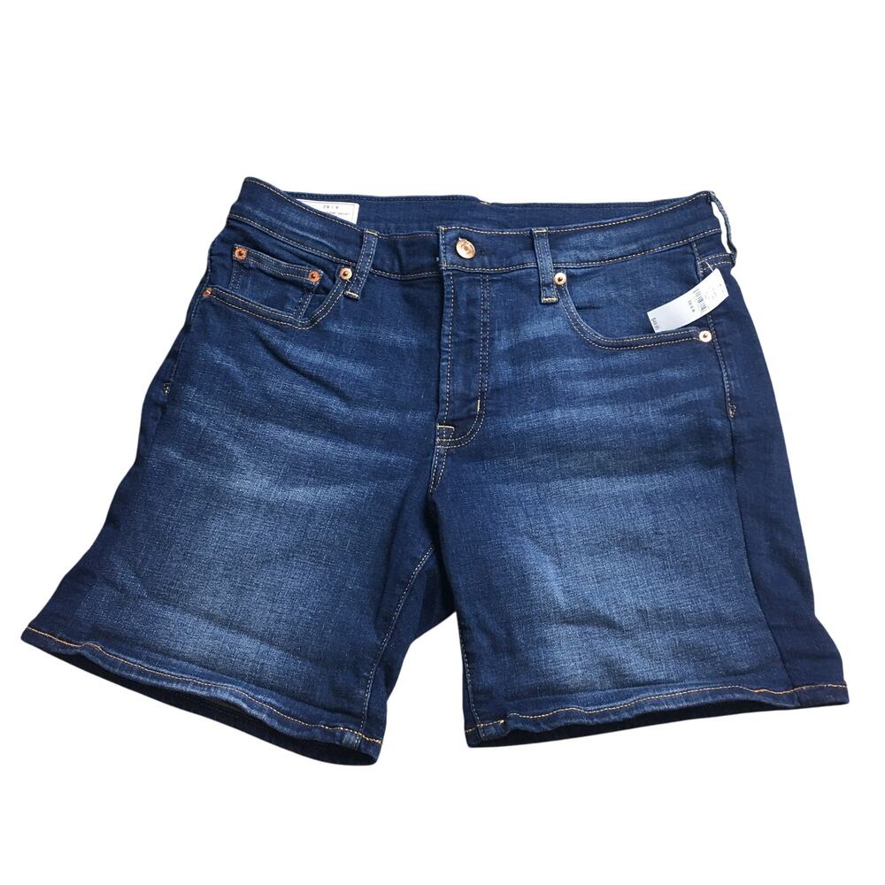 NWT Gap Women 5" Girlfriend short mid rise Blue 28 / 6